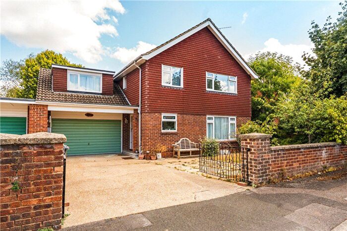 5 Bedroom Link Detached House For Sale In Sycamore Close, Romsey, Hampshire, SO51