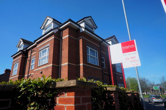 2 Bedroom Apartment To Rent In Ashwood Court, Ashwood Avenue, M20