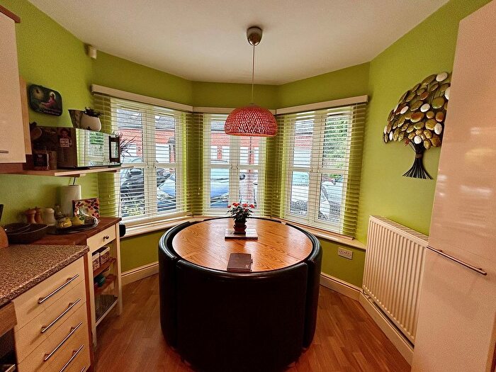 4 Bedroom Semi-Detached House To Rent In South View Road, Leamington Spa, CV32