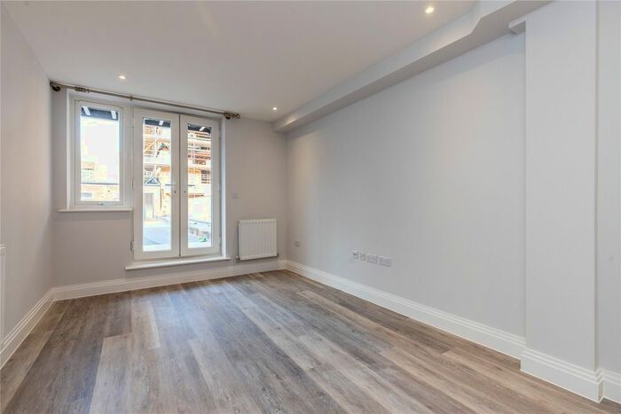 1 Bedroom Flat To Rent In High Street, Maidenhead, Berkshire, SL6