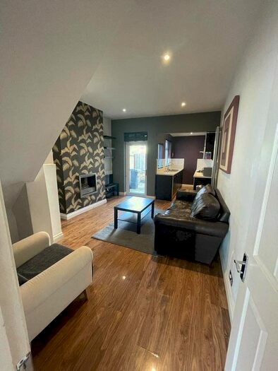 3 Bedroom Terraced House To Rent In Cranmer Street, Leicester, LE3