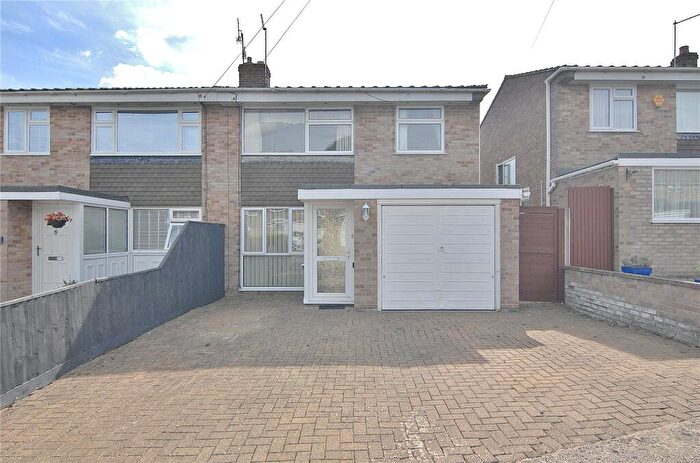 3 Bedroom Semi Detached House For Sale In Hawthorn Rise, Stroud, Gloucestershire, GL5
