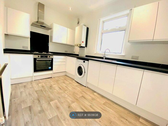 2 Bedroom Flat To Rent In Ashley Terrace, Alloa, FK10