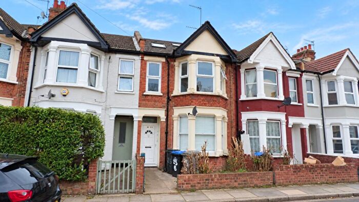 3 Bedroom Flat To Rent In Oldfield Road, London, NW10