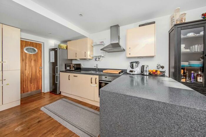 2 Bedroom House To Rent In Robson Road, West Norwood, London, SE27