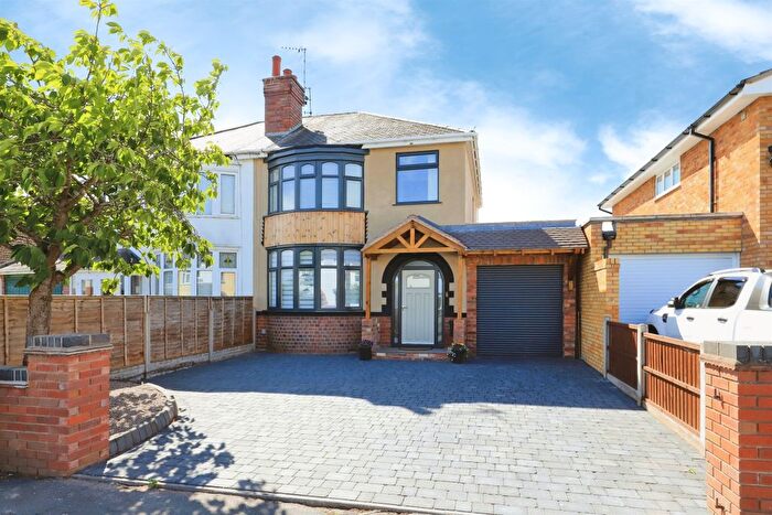3 Bedroom Semi-Detached House For Sale In Highfield Road, Kidderminster, DY10