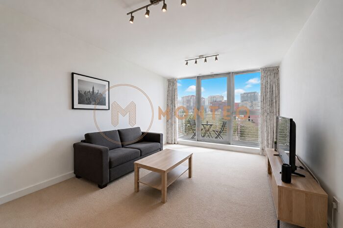 2 Bedroom Flat For Sale In Blackwall Way, London, E14