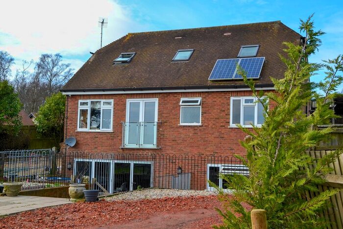 6 Bedroom Detached House For Sale In Horns Corner, Catsfield, Battle, TN33