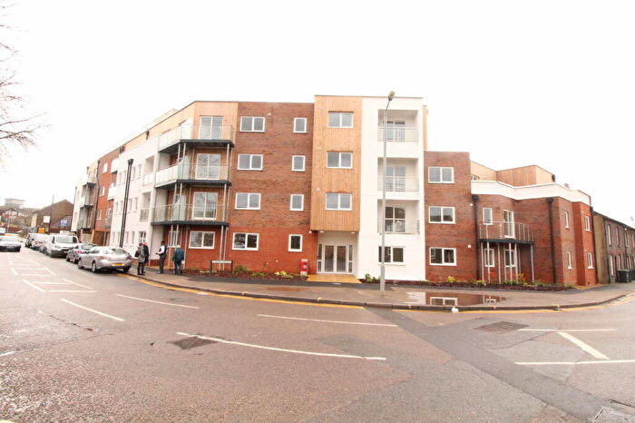 1 Bedroom Flat To Rent In Dudley Street, Luton, Bedfordshire, LU2