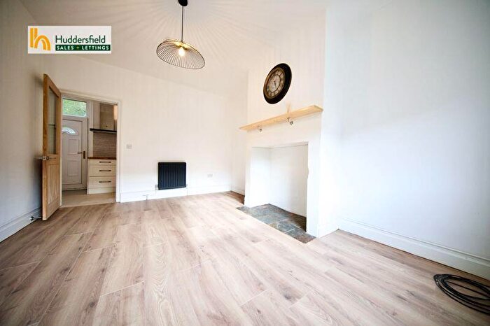 2 Bedroom Terraced House For Sale In Chestnut Street, Huddersfield, HD2
