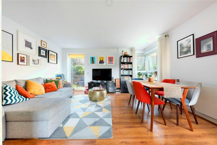 2 Bedroom Flat To Rent In Xchange Point, Market Road, N7