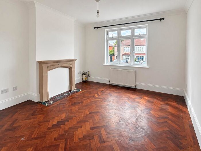 2 Bedroom Flat To Rent In Hornchurch Road, Hornchurch, RM11