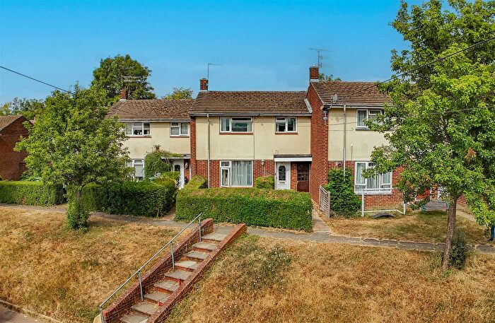 3 Bedroom Terraced House For Sale In Wood Crescent, Hemel Hempstead, HP3