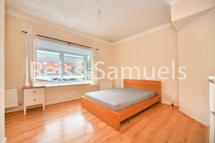 5 Bedroom Semi-Detached House To Rent In Ironmongers Place, London, E14