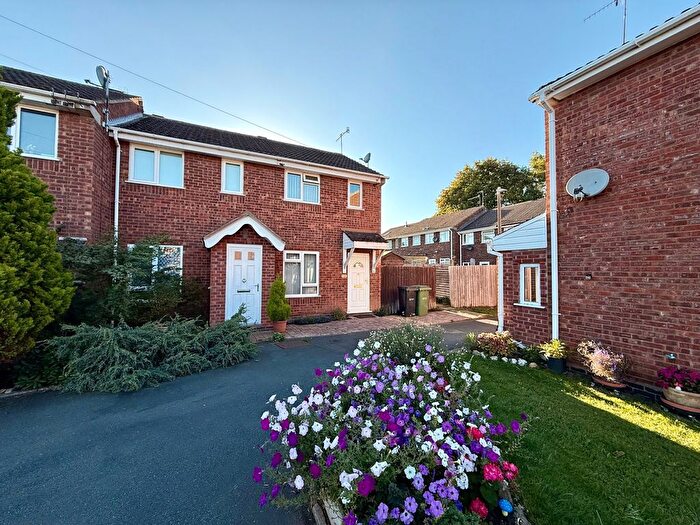 2 Bedroom End Of Terrace House To Rent In Whitewood Close, Worcester, WR5