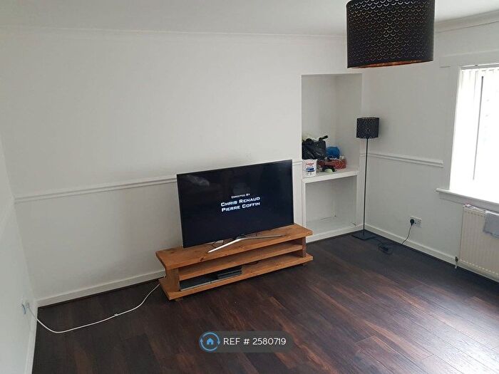 2 Bedroom Flat To Rent In Cairns Road, Cambuslang, Glasgow, G72