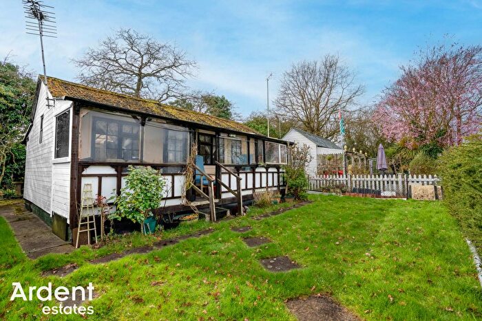 1 Bedroom Park Home For Sale In Barrow Marsh, Heybridge, CM9