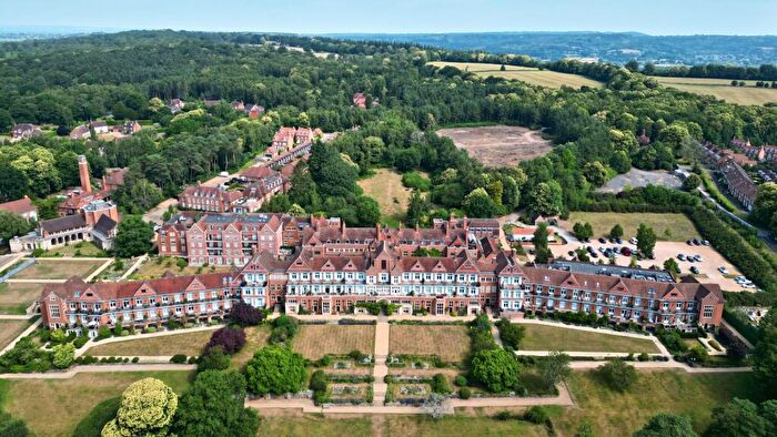 2 Bedroom Apartment For Sale In Kings Drive, Midhurst, GU29