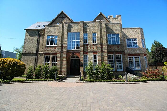 2 Bedroom Flat To Rent In Flat Ickleford Bury, Old Hale Way, Hitchin, SG5