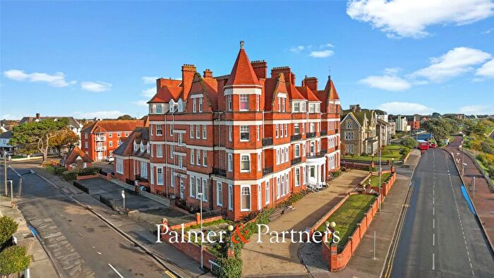 2 Bedroom Apartment For Sale In Marine Parade East, Clacton-on-Sea, Essex, CO15