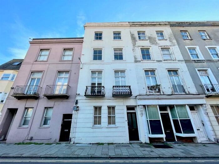 2 Bedroom Flat To Rent In Bristol Road, Brighton, BN2