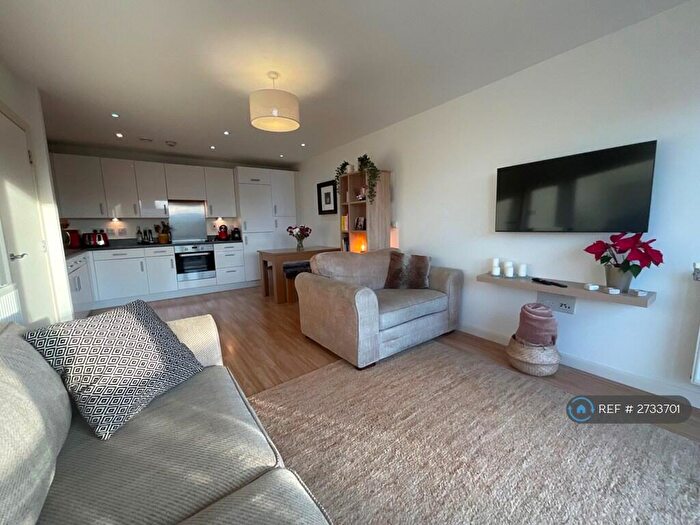 2 Bedroom Flat To Rent In Chadwick House, London, SW11