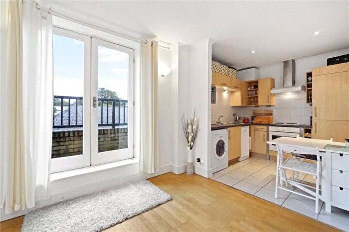 1 Bedroom Apartment To Rent In Duckett Street, London, E1