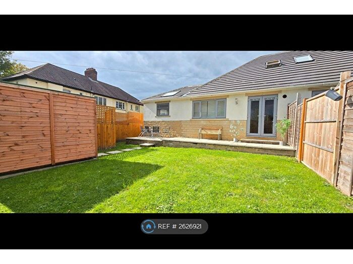 4 Bedroom Semi-Detached House To Rent In Redesdale Place, Leeds, LS16