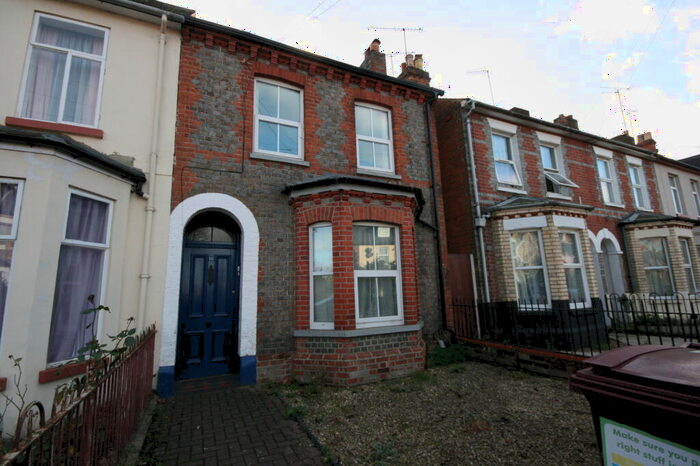 1 Bedroom Flat To Rent In Junction Road, Reading, Reading, RG1