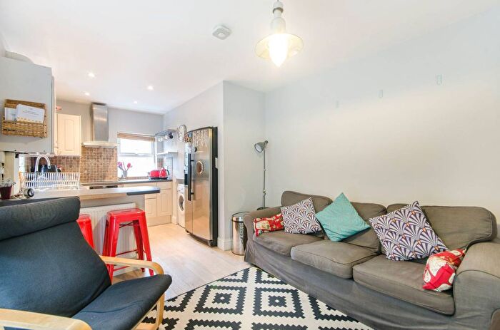 2 Bedroom Flat To Rent In Kimber Road, Wandsworth, London, SW18