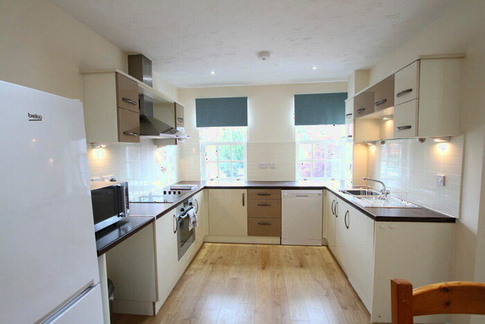 2 Bedroom Apartment To Rent In Peoples Place, Warwick Road, Banbury, Oxon, OX16