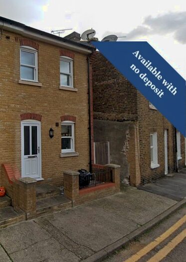 2 Bedroom End Of Terrace House To Rent In Park Place, Margate, CT9