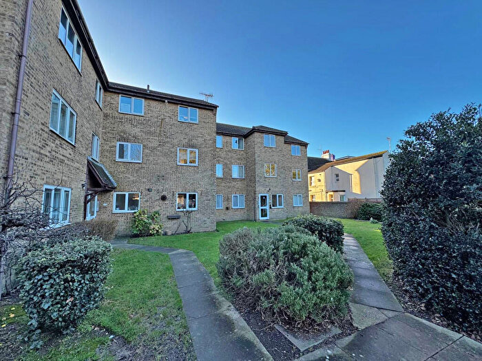 1 Bedroom Flat To Rent In Kingston Lane, Shoreham-by-Sea, BN43