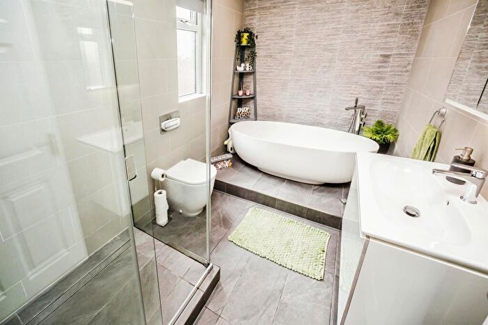 6 Bedroom Detached House For Sale In Hope Street, Sowerby Bridge, HX6