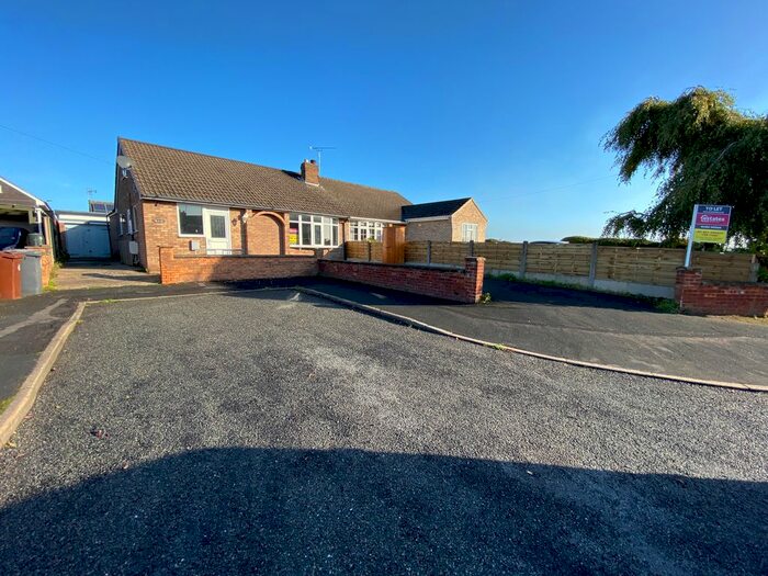 3 Bedroom Semi-Detached Bungalow To Rent In Saltergate Road, Messingham, DN17