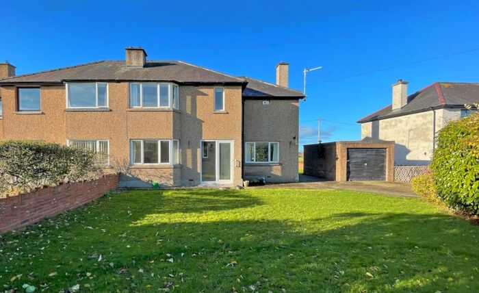 4 Bedroom Semi-Detached House For Sale In Ffrwd Cae Du, Caernarfon, Gwynedd, LL54