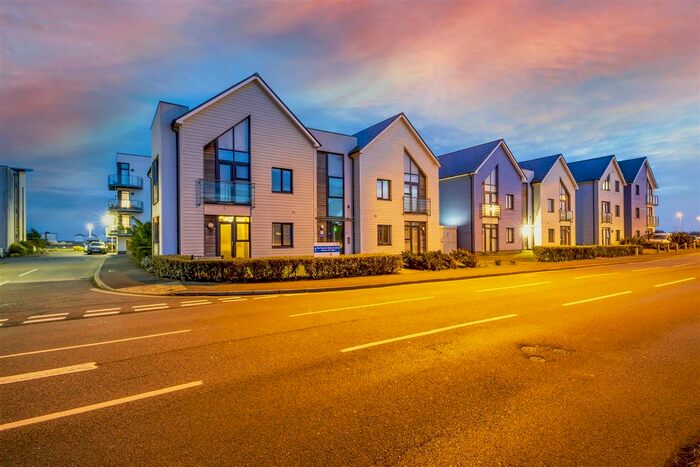 1 Bedroom Flat To Rent In Eirene Road, Goring-By-Sea, Worthing, BN12