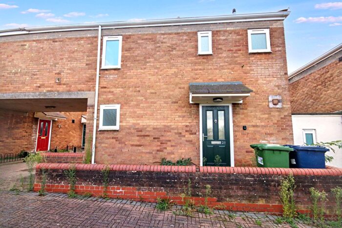 3 Bedroom Terraced House For Sale In Garner Court, Huntingdon, PE29