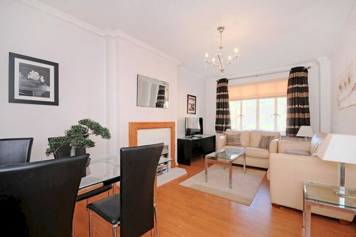 2 Bedroom Flat To Rent In Upper Grosvenor Street, Mayfair, W1K