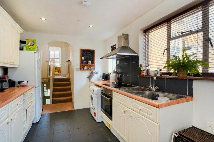 1 Bedroom Flat To Rent In Fourth Avenue, London, W10