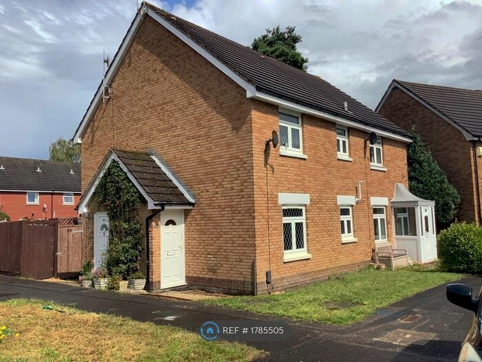 1 Bedroom End Of Terrace House To Rent In Goldfinch Road, Poole, BH17