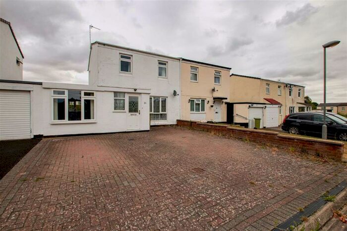 3 Bedroom Semi-Detached House To Rent In Tyrill, Stantonbury, Milton Keynes, Buckinghamshire, MK14