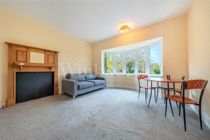 1 Bedroom Apartment To Rent In Woodstock Road, London, NW11