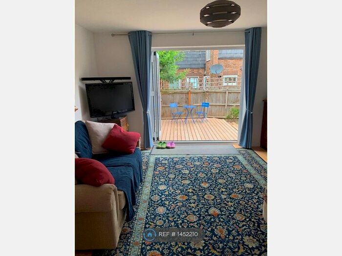 2 Bedroom Terraced House To Rent In Beeches Close, London, SE20