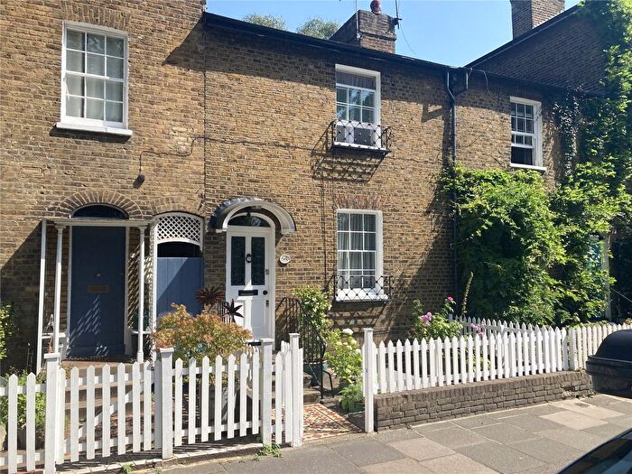 2 Bedroom Terraced House For Sale In Kew Road, Kew, Surrey, TW9