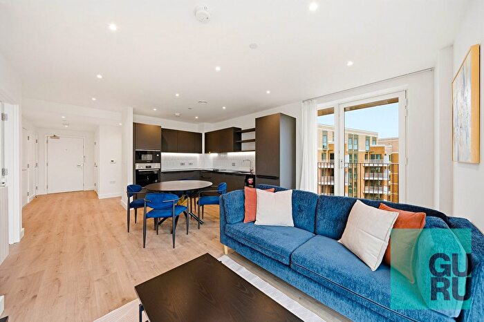 2 Bedroom Flat To Rent In Lombard Square, London, SE28