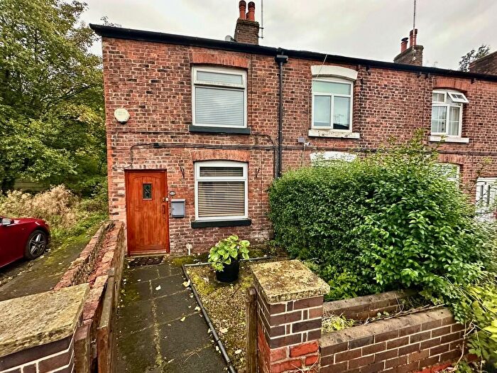 2 Bedroom End Of Terrace House To Rent In Padden Brook, Romiley, SK6