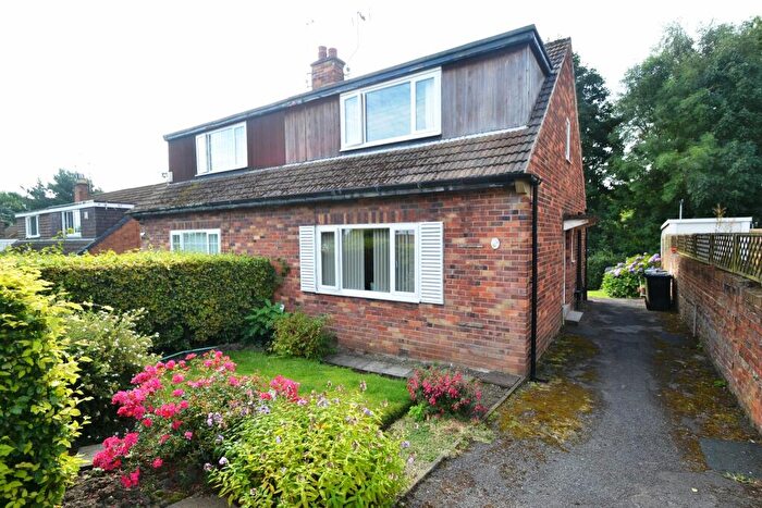 3 Bedroom Semi-Detached House For Sale In Harper Grove, Idle, BD10