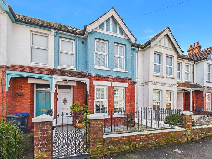 3 Bedroom Terraced House For Sale In Pavilion Road, Worthing, BN14
