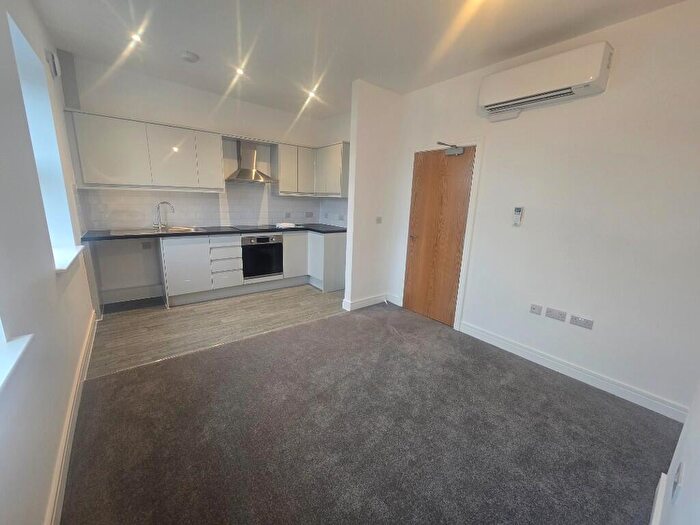 2 Bedroom Flat To Rent In Cricklewood Broadway, London, NW2